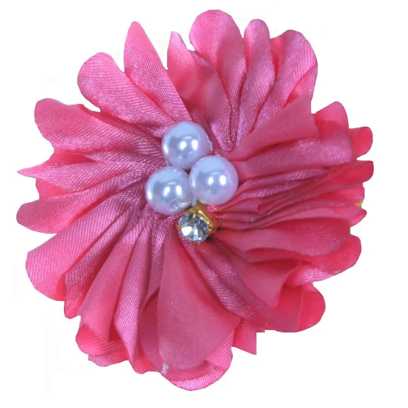 Bico De Pato Com Flor De Cetim Bordada Com Pérolas E Strass.