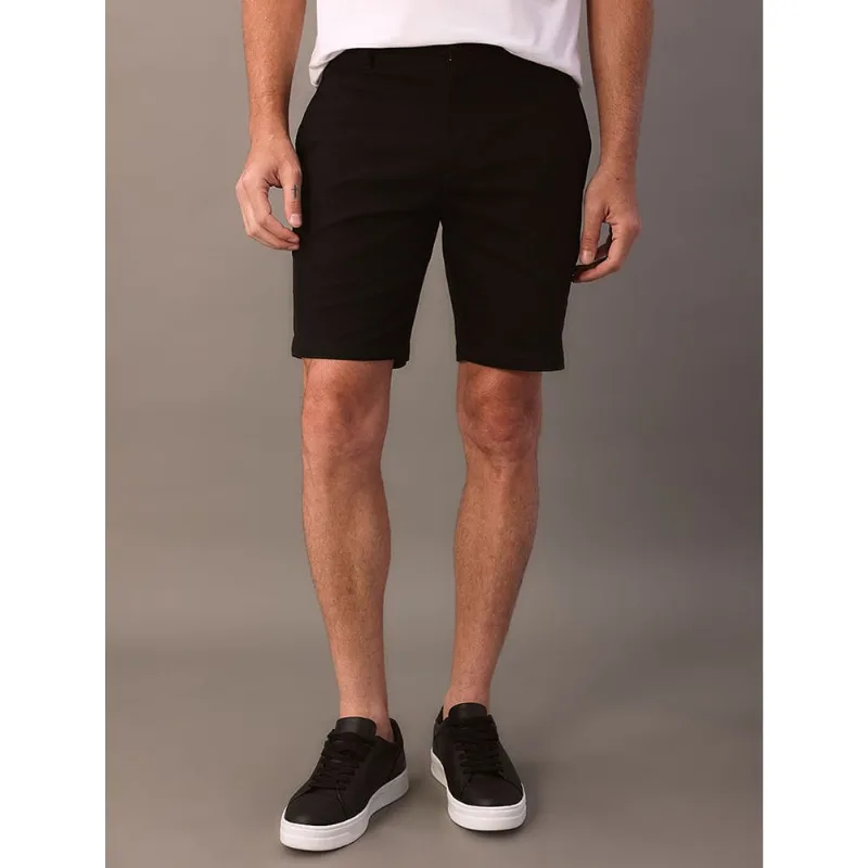 Bermuda de Chino Masculina Clássica Essentials Carnaby Calvin Klein - Preto Bermuda de Chino Masculina Clássica Essentials Carnaby Calvin Klein Preto 38