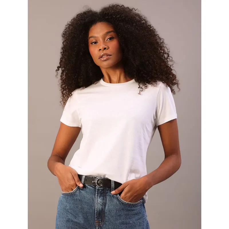 Camiseta Feminina Essentials Estampa na Barra Calvin Klein Jeans - Branco Camiseta Feminina Essentials Estampa na Barra Calvin Klein Jeans Branco Gg