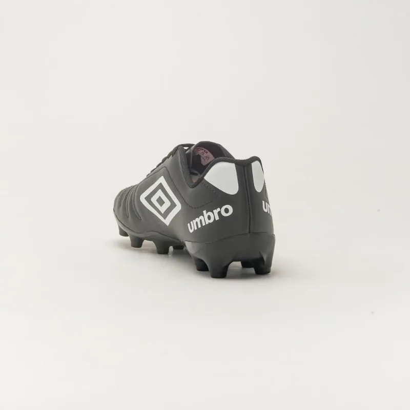 Chuteira campo umbro class