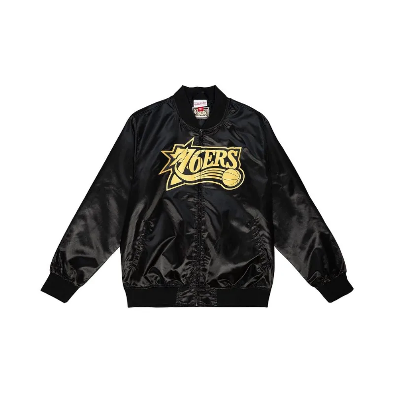 Jaqueta Mitchell & Ness Jersey Big Face 4.0 Satin Philadelphia 76ers Preta - Plus M