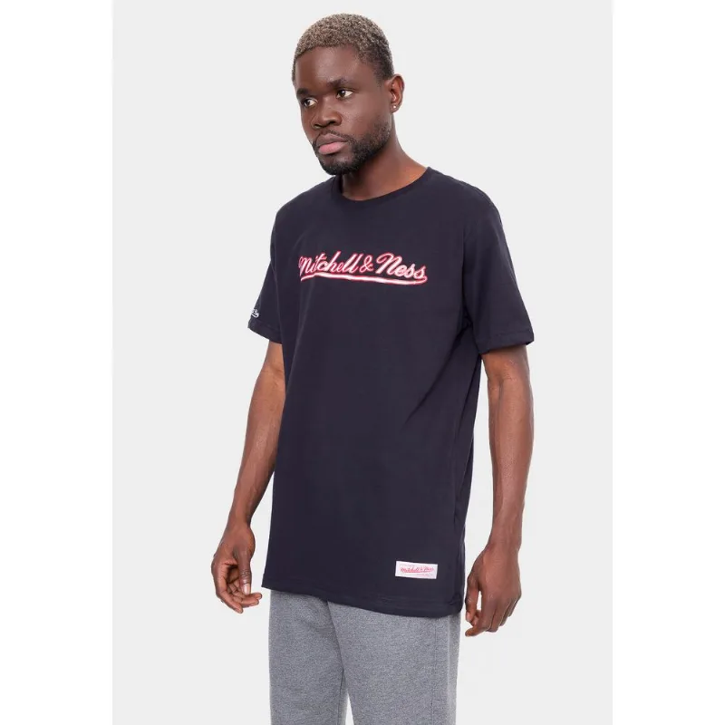 Camiseta Mitchell & Ness Branded Script Preta - GG