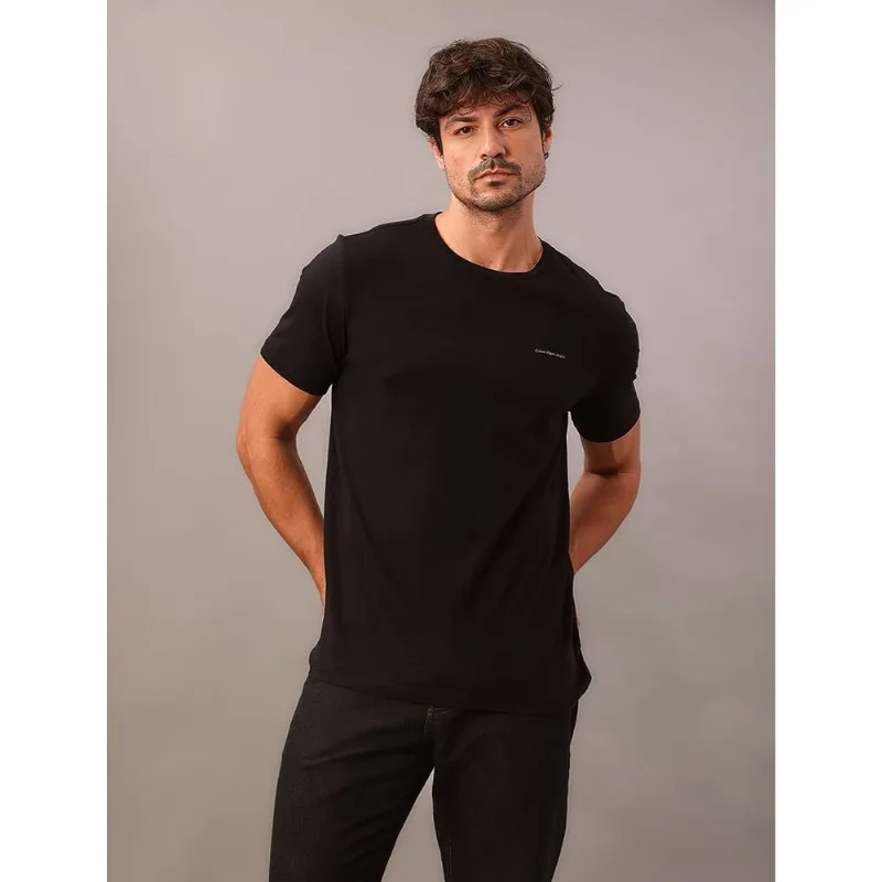 Camiseta Masculina de Algodão Básica Estampa Logo Minimalista No Peito Calvin Klein Jeans - Preto Camiseta Masculina de Algodão Básica Estampa Logo Minimalista No Peito Calvin Klein Jeans Preto Ggg