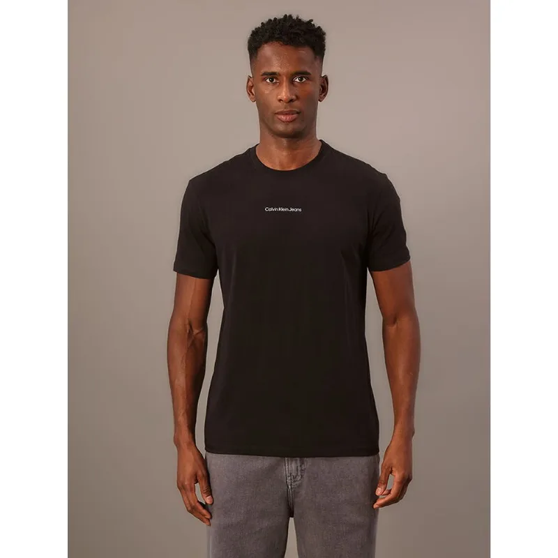 Camiseta Masculina de Algodão Estampa Logo Centralizado Calvin Klein Jeans - Preto Camiseta Masculina de Algodão Estampa Logo Centralizado Calvin Klein Jeans Preto p