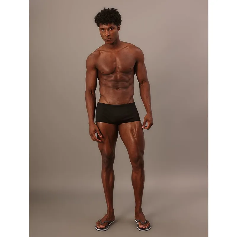 Sunga Trunk Básica Lisa Swimwear Calvin Klein - Preto Sunga Trunk Básica Lisa Swimwear Calvin Klein Preto Ggg