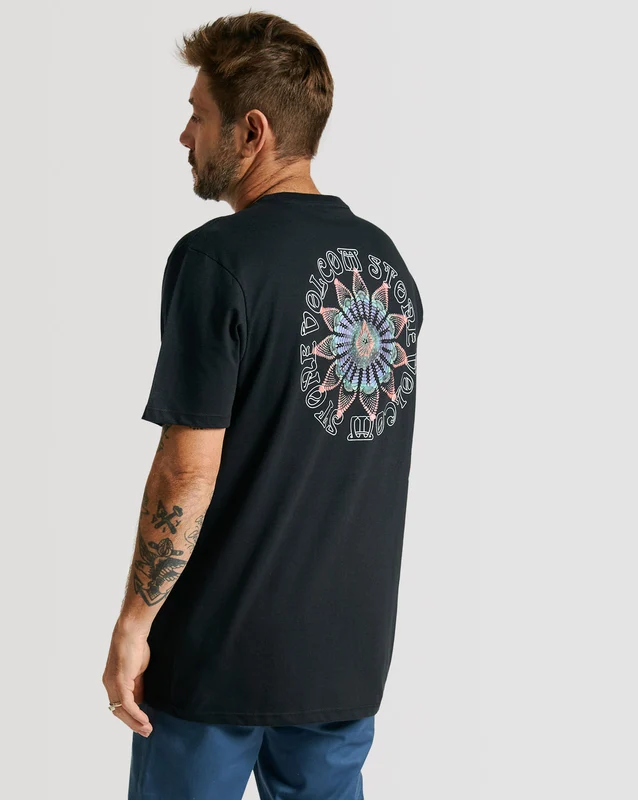 Camiseta Volcom Regular Star Shields Preta P / Preto
