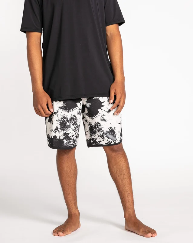 Boardshort Volcom Mod-Tech Platter Scallop 40 / BLACK