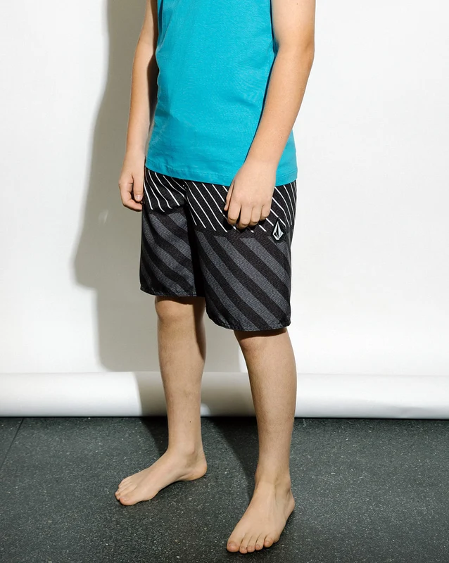 Boardshort Volcom Quarta Scallop Juvenil Preto 14 / PRETO
