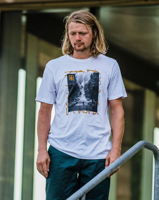 Camiseta Volcom Long Fit Skate Vitals Branca P / BRANCO