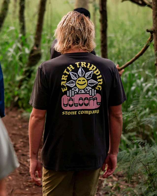 Camiseta Volcom Regular Gardener Marrom M / MARROM