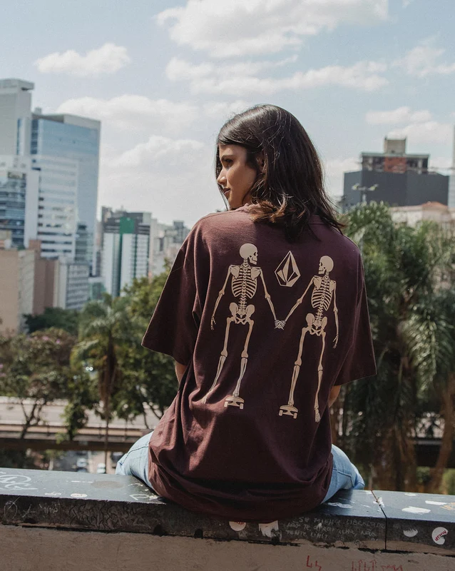 Camiseta Volcom Oversized Skull Vinho G / VINHO