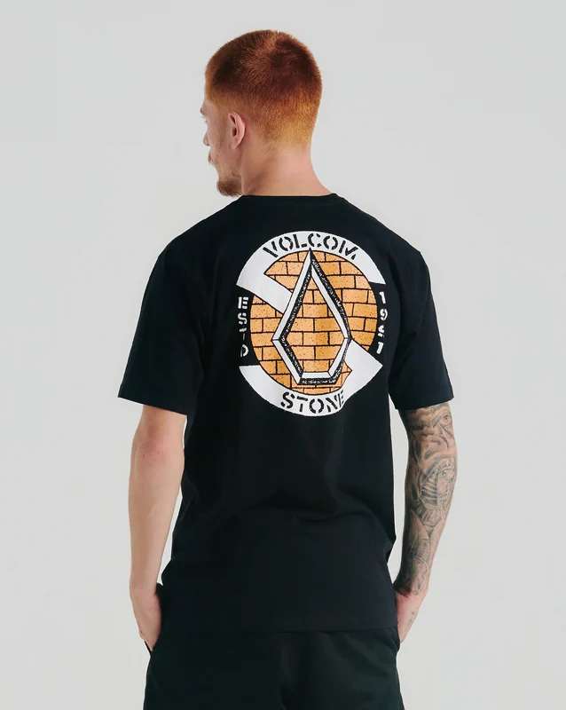 Camiseta Volcom Celler Preta M / Preto