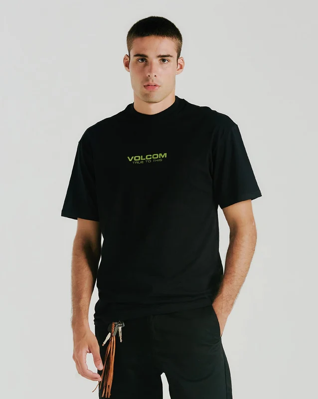 Camiseta Volcom New Euro Preta M / PRETO