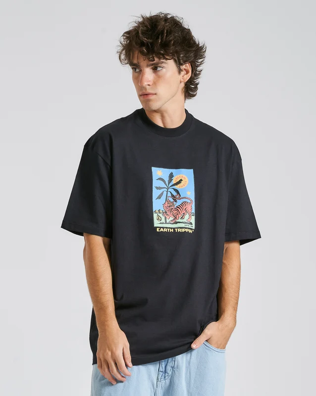 Camiseta Volcom Comfort Tarot Tiger Preta GG / PRETO