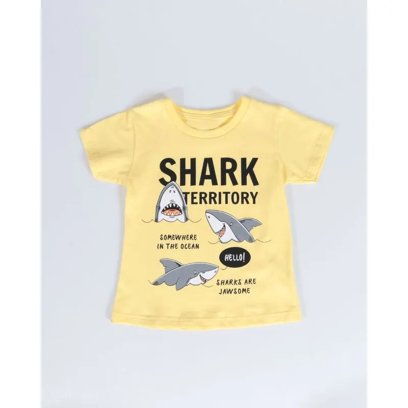 Camiseta Bebê Manga Curta Estampa Tubarões Amarela 1