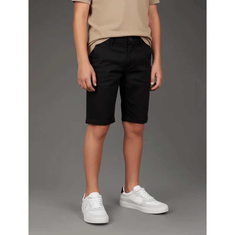 Bermuda Infantil Color Chino Barra Virada Calvin Klein - Preto Bermuda Infantil Color Chino Barra Virada Calvin Klein Preto 16