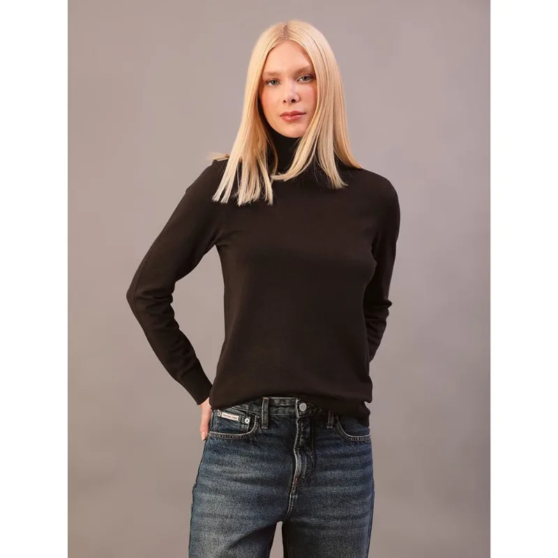 Tricô Feminino Gola Alta Calvin Klein Jeans - Cafe Tricô Feminino Gola Alta Calvin Klein Jeans Cafe Pp