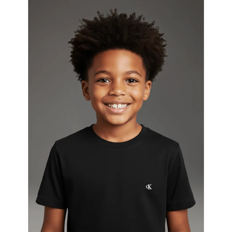Camiseta Menino Bordado Calvin Klein Jeans - Preto Camiseta Menino Bordado Calvin Klein Jeans Preto 10