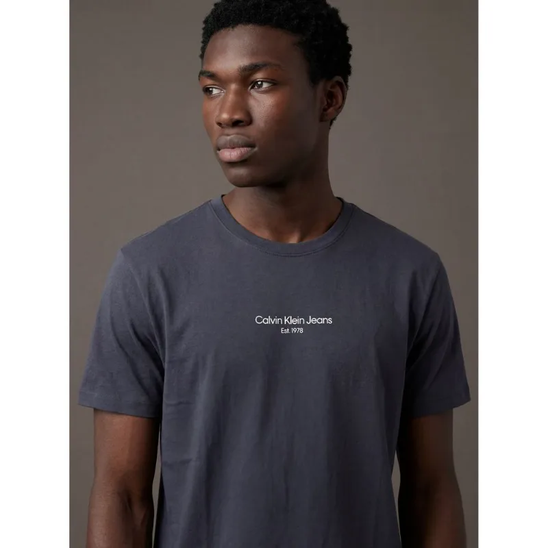 Camiseta Manga Curta Calvin Klein Jeans Masculino Logo Estampa1978 - Marinho Camiseta Manga Curta Calvin Klein Jeans Masculino Logo Estampa1978 Marinho Ggg