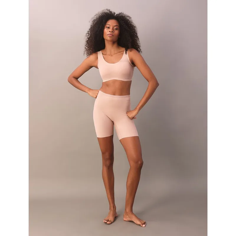 Bermuda Feminina Compressão Invisible Calvin Klein Underwear - Skin Médio Bermuda Feminina Compressão Invisible Calvin Klein Underwear Skin Médio m