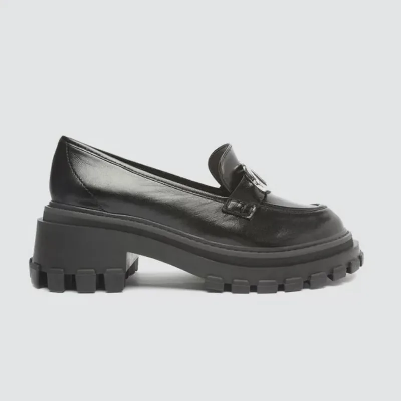 Sem foto Mocassim Schutz Salto Bloco Tratorado Couro Preto