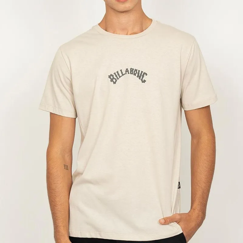 Camiseta Billabong Mainstay I Plus Size SM27 Masculina Areia 2G / begê