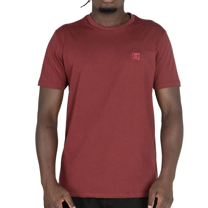 Camiseta DC Shoes Embroidery WT25 Masculina Bordô GG / vermeho