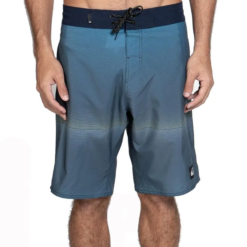 Bermuda Quiksilver Street Trunk Connect 20" WT25 Marinho 38 / azul-escuro