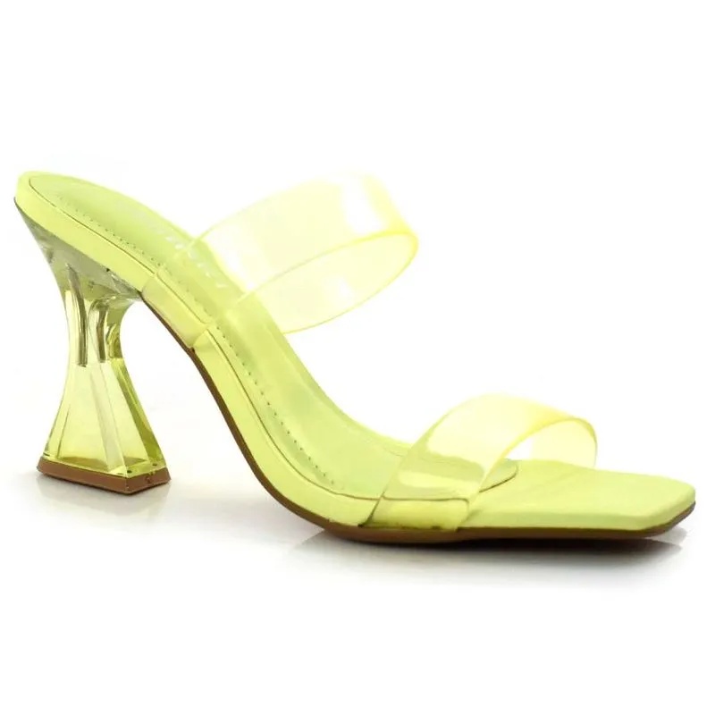Tamanco Feminino de Vinil e Salto Taça Via Marte Transparente 22-15603-02 36