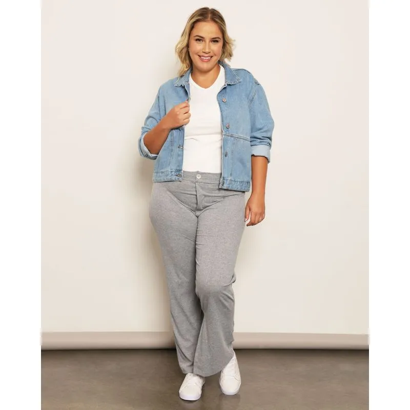 Calça Plus Size Feminina Pantacourt Canelada Com Fenda Cinza G1