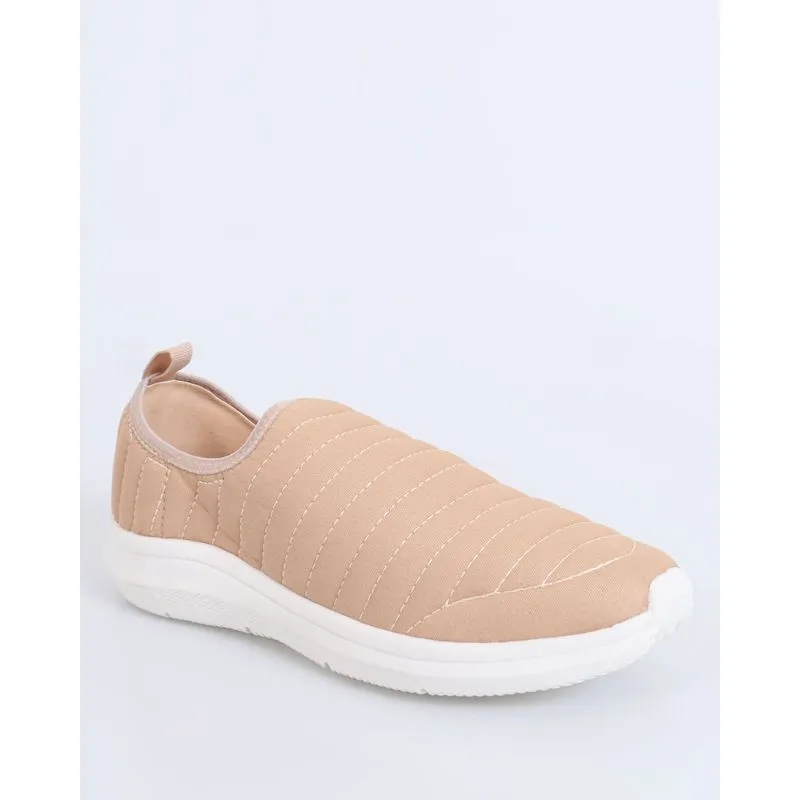 Tênis Feminino Slip On Matelassê Bege Claro Giovanna Dias 39