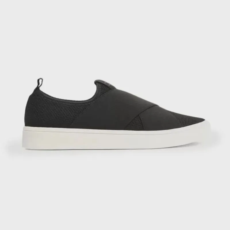 Tênis feminino Slip On Preto Tecido Elásticos