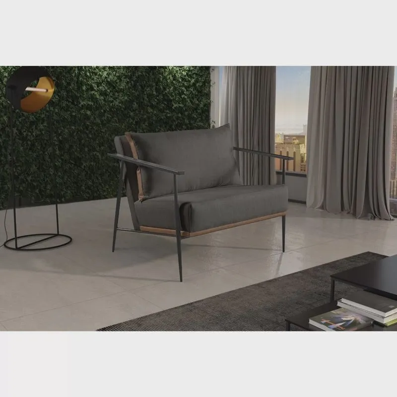 Poltrona em Linho 70cm com Estrutura de Metal Ferco