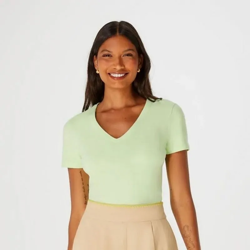 Blusa feminina manga curta hering básica decote V com elastano verde