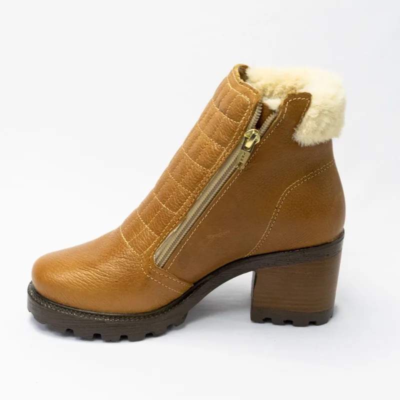 Bota Pegada 281306-03 Couro Natural Burnished com forro camurçado Caramelo