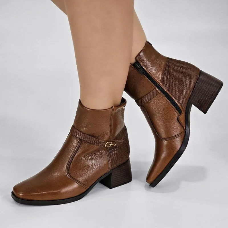 Bota Pegada Feminina em Couro Bico Quadrado 282355 35 / Caramelo