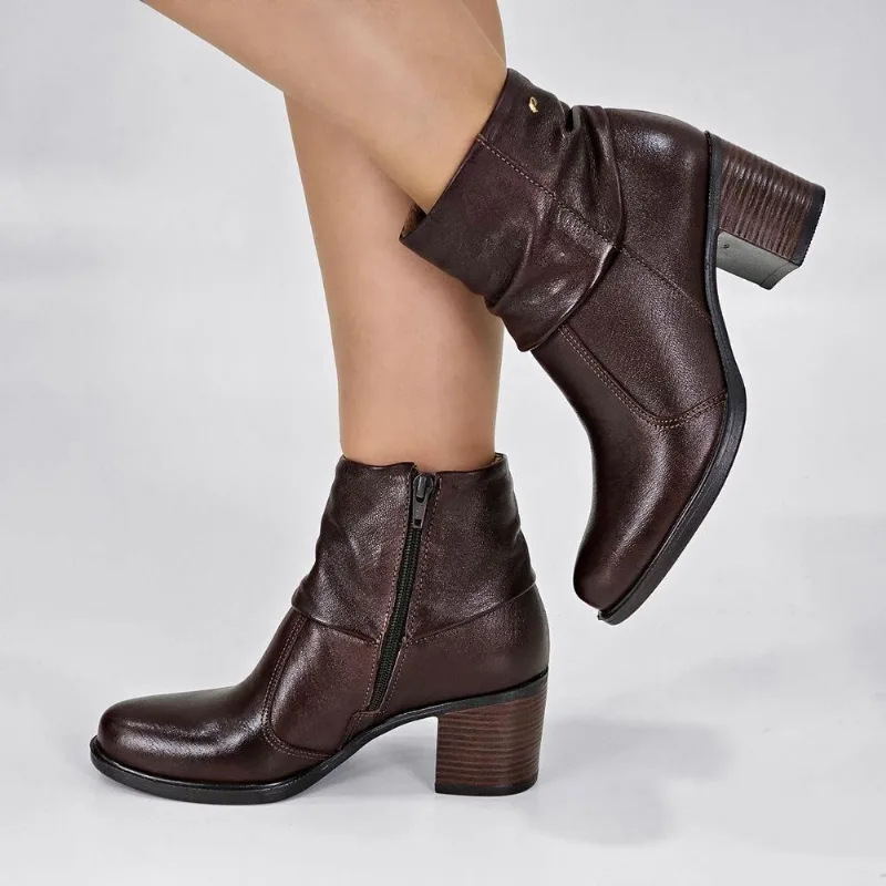 Bota Pegada Feminina em Couro Salto Bloco 280409 33 / Marrom