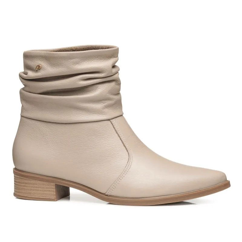 Bota Pegada Feminina em Couro Desert Cano Curto Slouch 282501-04 Bota Pegada Feminino em Couro Desert 282501-04 37