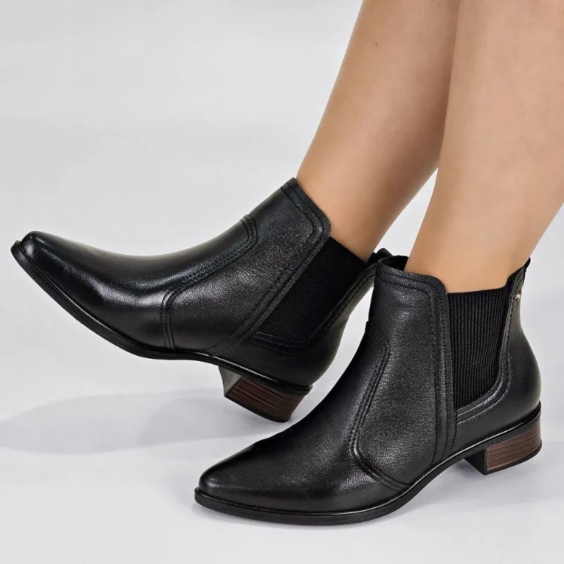 Bota Pegada Feminina em Couro com Elástico 282502 37 / Preto