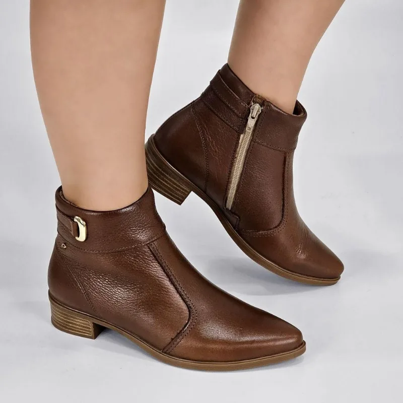 Bota Pegada Feminina Bico Fino em Couro 282503 39 / Marrom