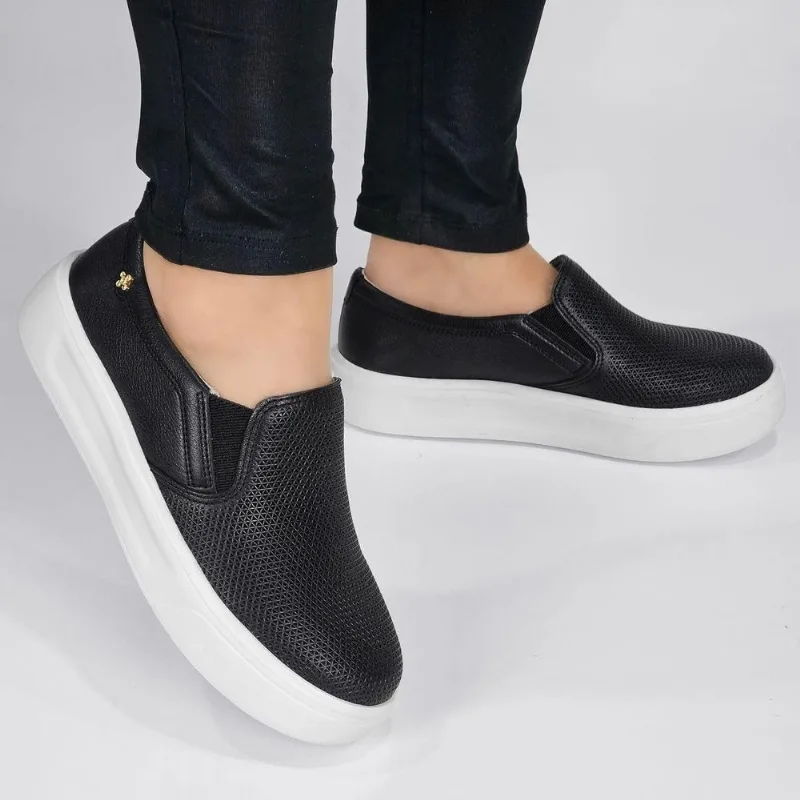 Tênis Pegada Feminino em Couro Slip On 211229 38 / Bege