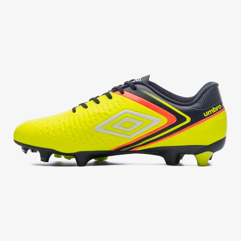 Chuteira campo umbro score