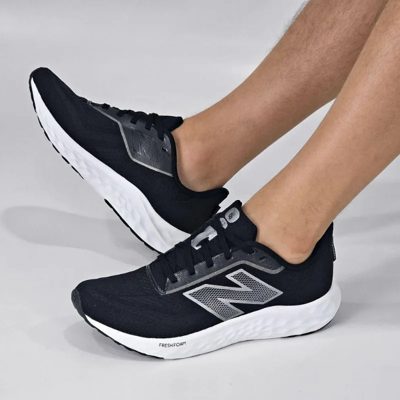 Tênis New Balance Masculino Arishi V4 Corrida 40 / Preto