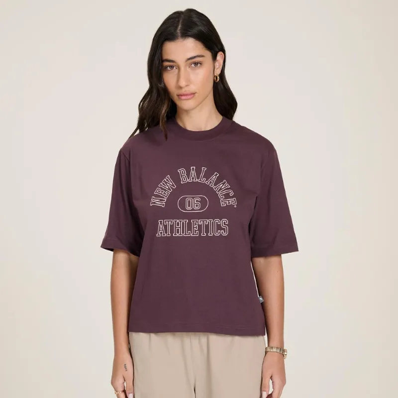 Camiseta New Balance Cropped Athletics Feminina