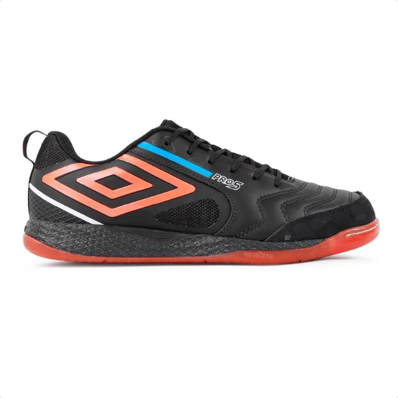 Chuteira Futsal Umbro Pro 5 Bump Masculina 46 / Preto / Laranja