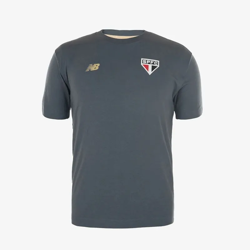 Camiseta New Balance São Paulo Viagem 2025 Masculina - Cinza P / Cinza