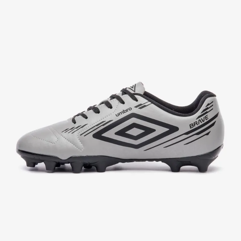 Chuteira campo umbro brave