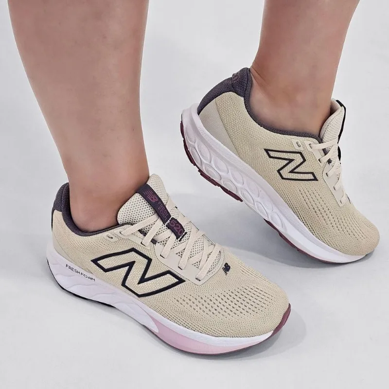 Tênis New Balance Feminino 520 V9 Corrida 35 / Bege