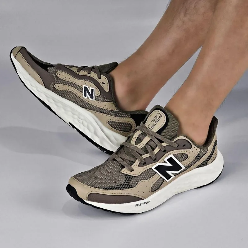 Tênis New Balance Masculino M Arishi V4 Corrida 42 / Marrom