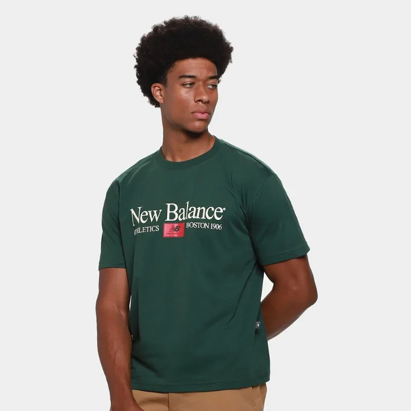 Camiseta New Balance Linear Athletics Masculina - Masculino - Verde Militar